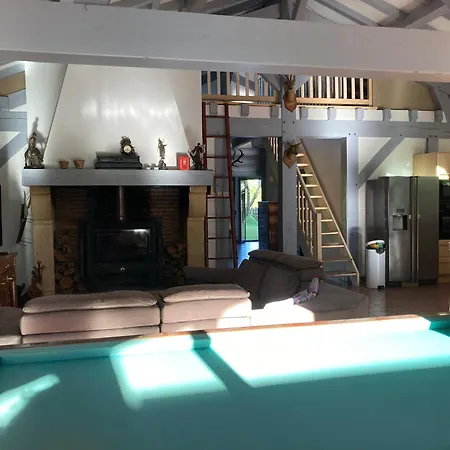 Holiday home Maison Dans Les Landes Avec Piscine Trensacq